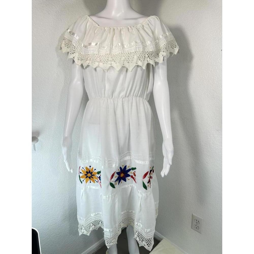 VTG M White Spanish Style Peasant Dress Floral Embroidered Boho Cottagecore - Picture 2 of 7